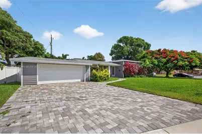 1421 SE 10th St, Deerfield Beach, FL 33441 - Photo 1