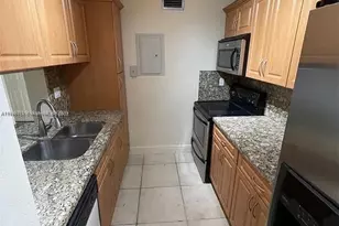 460 W Park Dr, Miami, FL 33172 - Photo 1