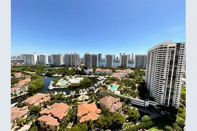 1000 W Island Blvd #2707, Aventura, FL 33160 - Photo 1