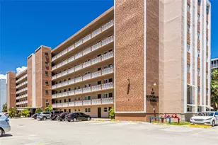 301 NE 14th Ave, Hallandale Beach, FL 33009 - Photo 1