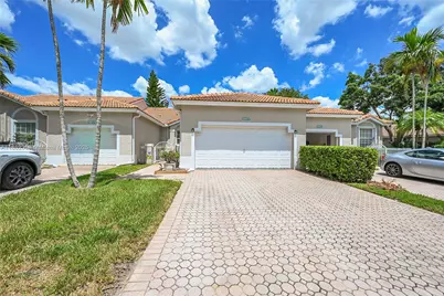 7401 S Aragon Blvd #5, Sunrise, FL 33313 - Photo 1