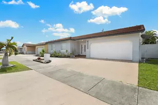14612 SW 172nd Ln, Miami, FL 33177 - Photo 1