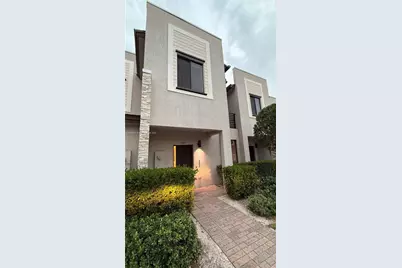 947 NE 211th St #947, Miami, FL 33179 - Photo 1
