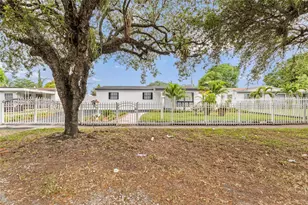 620 N 64th Ave, Hollywood, FL 33024 - Photo 1