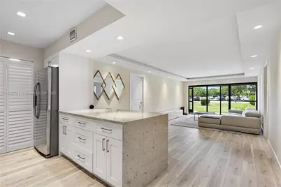 230 Lakeview Dr #106, Weston, FL 33326 - Photo 1