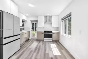 886 NE 134th St, North Miami, FL 33161 - Photo 1