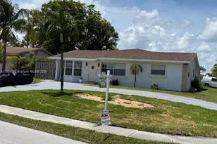 671 SW 14th St, Deerfield Beach, FL 33441 - Photo 1