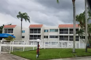 120 Lakeview Dr, Weston, FL 33326 - Photo 1