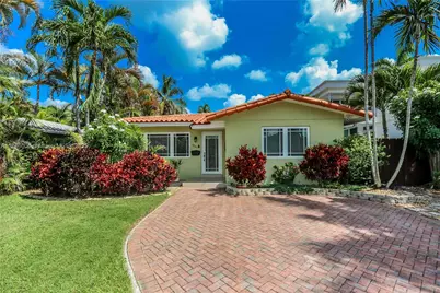 1247 Washington St, Hollywood, FL 33019 - Photo 1
