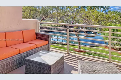 2731 Ocean Club Blvd #205, Hollywood, FL 33019 - Photo 1