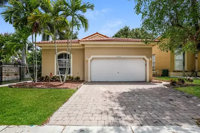 1695 NE 37th Pl, Homestead, FL 33033 - Photo 1