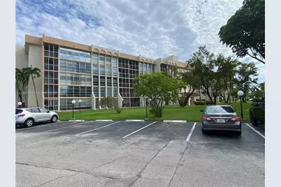 851 Three Islands Blvd #512, Hallandale Beach, FL 33009 - Photo 1