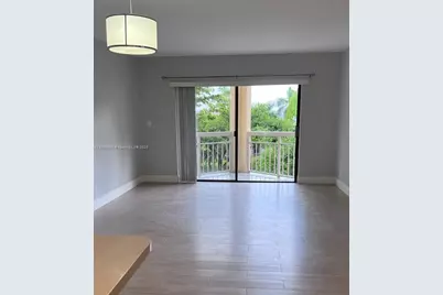 8290 Lake Dr #421, Doral, FL 33166 - Photo 1
