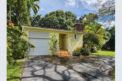 217 Iroquois St, Miami Springs, FL 33166 - Photo 1