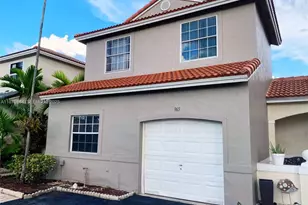 965 SW 180th Terrace, Pembroke Pines, FL 33029 - Photo 1