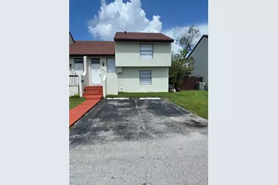 562 NW 98th Ct #562, Miami, FL 33172 - Photo 1