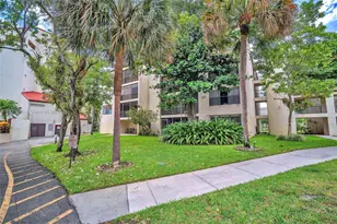 2311 S Cypress Bend Dr, Pompano Beach, FL 33069 - Photo 1