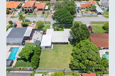 138 W 52nd St, Hialeah, FL 33012 - Photo 1