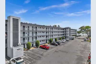 445 NE 195th St #431, Miami, FL 33179 - Photo 1