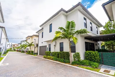 8229 NW 44th St #., Doral, FL 33166 - Photo 1