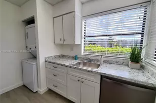 1017 Washington Cir, Homestead, FL 33034 - Photo 1