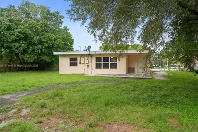 1512 NW 16th Ln, Fort Lauderdale, FL 33311 - Photo 1