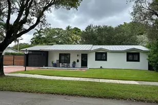 10261 SW 109th St, Miami, FL 33176 - Photo 1