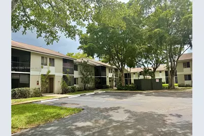 702 Gardens Dr #105, Pompano Beach, FL 33069 - Photo 1