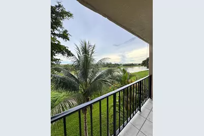 870 NW 87th Ave #301, Miami, FL 33172 - Photo 1