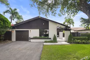 10813 SW 132nd Cir Ct, Miami, FL 33186 - Photo 1