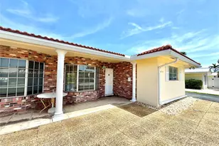 2719 NE 32nd St, Fort Lauderdale, FL 33306 - Photo 1