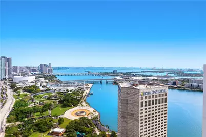 325 S Biscayne Blvd #UPH18, Miami, FL 33131 - Photo 1