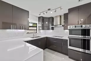 10932 NW 7th St, Miami, FL 33172 - Photo 1