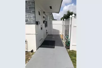 904 SW 7th Ter #1, Hallandale Beach, FL 33009 - Photo 1