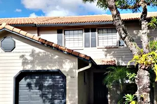 9064 Vineyard Lake Dr, Plantation, FL 33324 - Photo 1