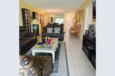 671 S Hollybrook Dr #302, Pembroke Pines, FL 33025 - Photo 1