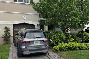 358 SE 1st Dr, Deerfield Beach, FL 33441 - Photo 1