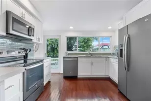 660 NE 32nd St, Oakland Park, FL 33334 - Photo 1