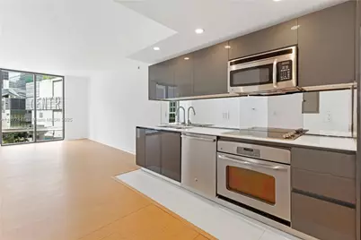 31 SE 6th St #705, Miami, FL 33131 - Photo 1