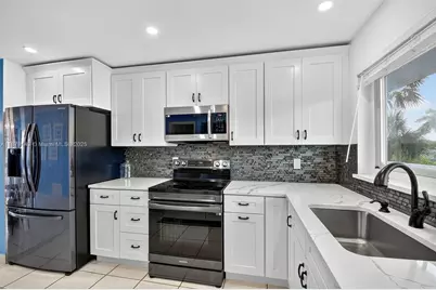 2000 S Federal Hwy #304, Boynton Beach, FL 33435 - Photo 1