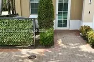 970 SW 147th Ave, Pembroke Pines, FL 33027 - Photo 1