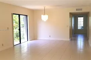 413 Lakeview Dr, Weston, FL 33326 - Photo 1