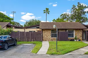 140 Fox Rd, Hollywood, FL 33024 - Photo 1