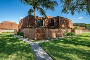 2551 Lakeview Ct, Cooper City, FL 33026 - Photo 1