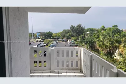 919 Hillcrest Dr #301, Hollywood, FL 33021 - Photo 1