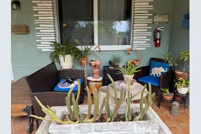 1101 NE 14th Ave #1, Fort Lauderdale, FL 33304 - Photo 1