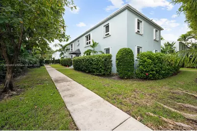 7636 SW 56 Av #3, Miami, FL 33143 - Photo 1