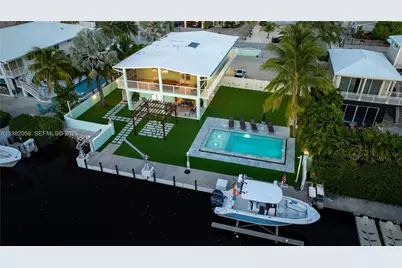 889 Ellen Dr, Key Largo, FL 33037 - Photo 1