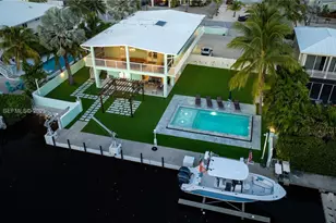 889 Ellen Dr, Key Largo, FL 33037 - Photo 1