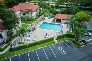 11266 SW 12th St, Pembroke Pines, FL 33025 - Photo 1